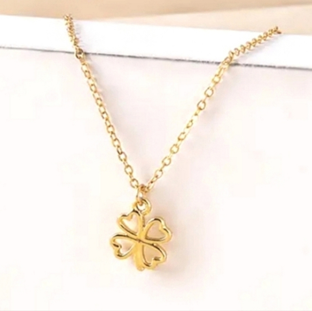New Gold Four Leaf Clover Necklace